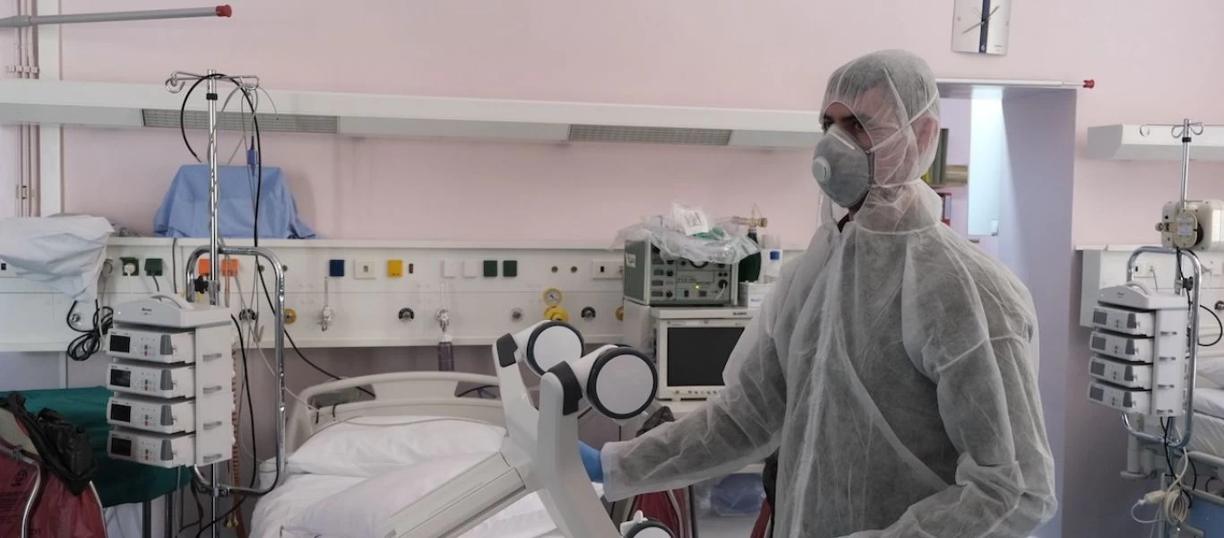 Ιερέας κατά νοσοκομείου Άργους: «Διώχνουν την μητέρα μου από το νοσοκομείο γιατί δεν έχουν υλικά να την χειρουργήσουν»